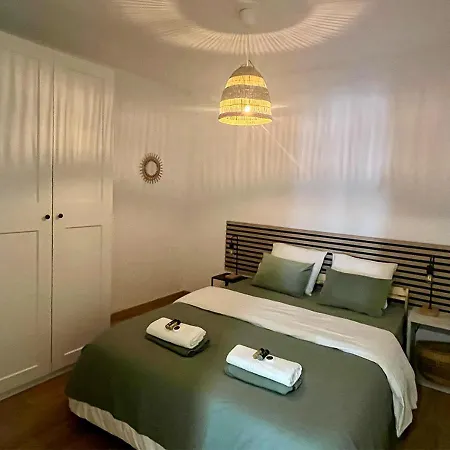 Penthouse Paradise - Jacuzzi & Sea Views! *