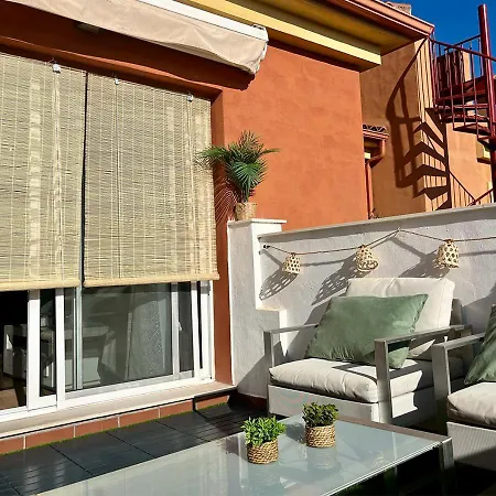 Penthouse Paradise - Jacuzzi & Sea Views!