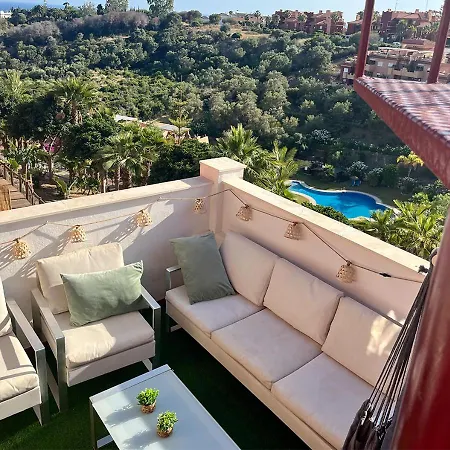 Penthouse Paradise - Jacuzzi & Sea Views!