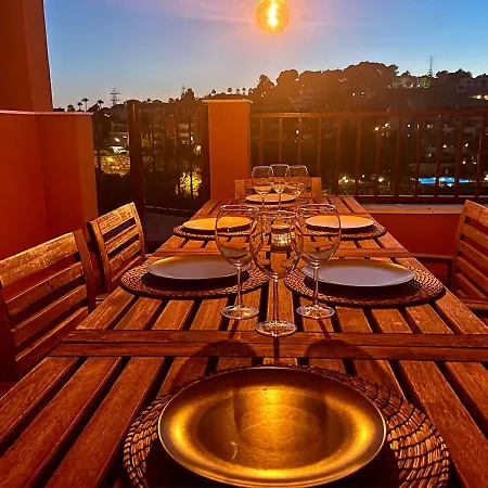 Penthouse Paradise - Jacuzzi & Sea Views! דירה מארבלה