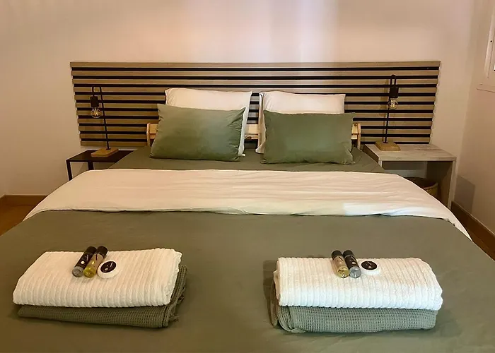 Penthouse Paradise - Jacuzzi & Sea Views! Apartament