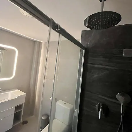 公寓 Penthouse Paradise - Jacuzzi & Sea Views! 马尔韦利亚